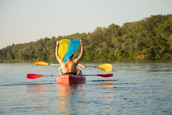 Uma Menina Cara Estão Navegando Uma Canoa Longo Rio Dnieper — Fotografia de Stock