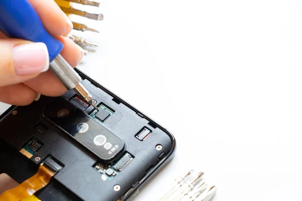 Disassembled Mobile Phone Phone Repair Maintenance Service — 图库照片