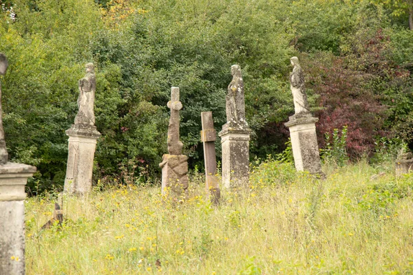 Starý Hřbitov Polských Židů Ukrajině Starověké Opuštěné Hroby Hřbitovní Socha — Stock fotografie