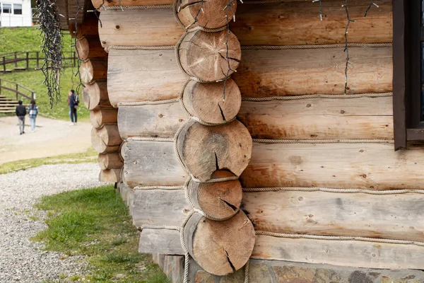 喀尔巴阡山中的木屋 乌克兰的一座古老的木屋 — 图库照片