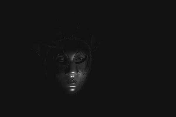 Cara Una Niña Una Máscara Carnaval Veneciano Oscuridad Una Mascarada —  Fotos de Stock