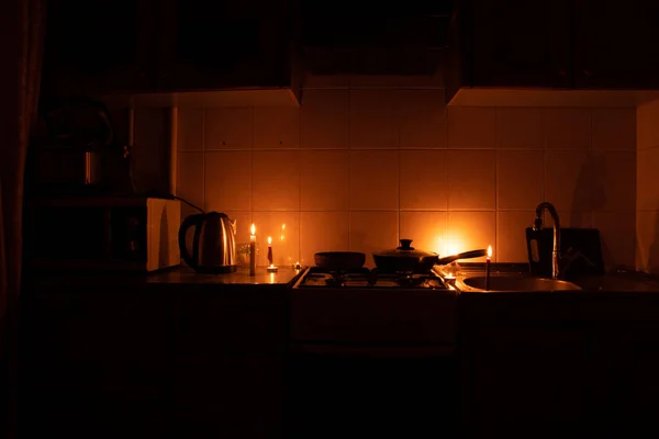 Wohnung Ohne Strom Küche Bei Kerzenschein Ukraine Wegen Des Krieges — Stockfoto