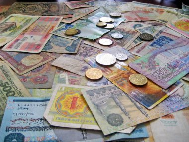 banknot ve madeni paraların farklı ulusal para birimlerinin