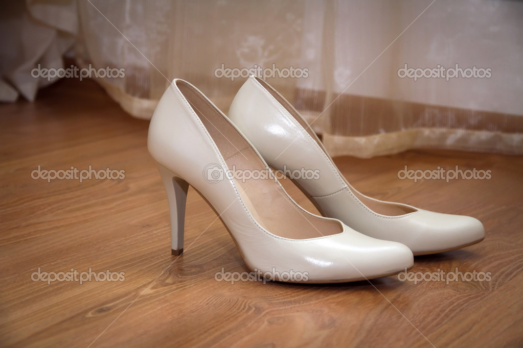 cream colored shoes for wedding