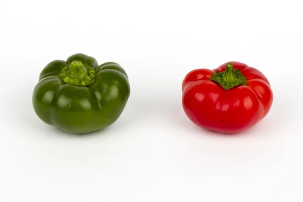 Κόκκινες και πράσινες πιπεριές — Φωτογραφία Αρχείου