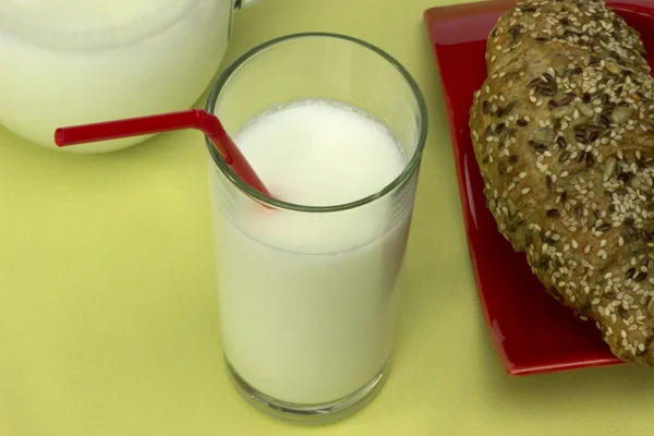 Kefir and whole wheat croissant — Stock Photo, Image