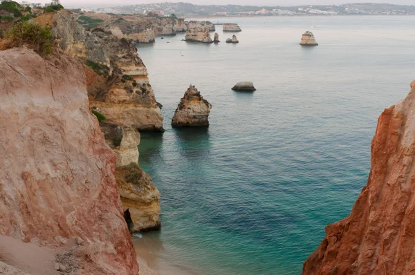 Pobřeží Algarve a útesy, Portugalsko — Stock fotografie