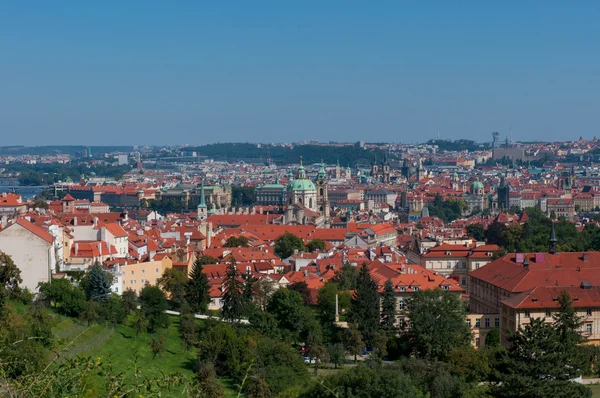 Luchtfoto van praag, tsjechische republiek — Stockfoto