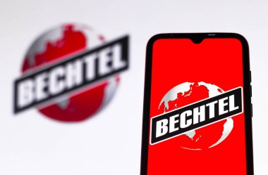 5 Ekim 2021, Brezilya. Bu resimde Bechtel Şirketi 'nin logosu akıllı telefondan gösteriliyor.