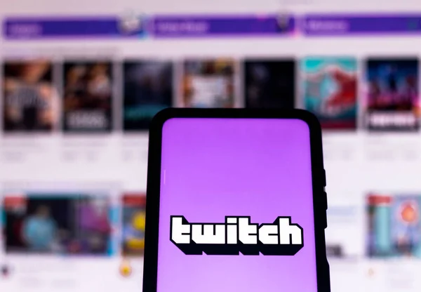 ลาคม 2021 บราซ ในภาพน โลโก Twitch ปรากฏบนสมาร ทโฟน — ภาพถ่ายสต็อก