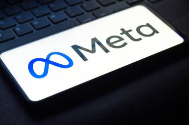 29 Ekim 2021, Brezilya. Bu resimde Meta logosu bir akıllı telefonda görüntülendi