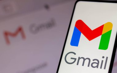 31 Ekim 2021, Brezilya. Bu resimde Google Gmail logosu bir akıllı telefonda görüntülenir