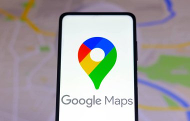 31 Ekim 2021, Brezilya. Bu resimde Google Maps logosu bir akıllı telefonda görüntülendi
