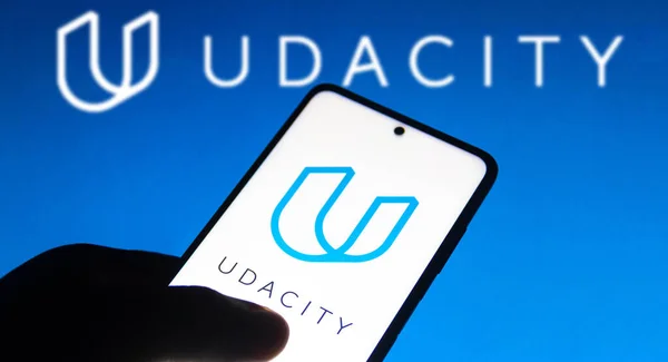 Listopada 2021 Brazylia Tym Zdjęciu Logo Udacity Wyświetlane Smartfonie Tle — Zdjęcie stockowe