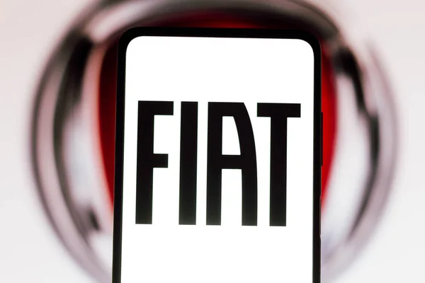 November 2021 Brazil Photo Illustration Fiat Logo Seen Displayed Smartphone — Stock Photo, Image