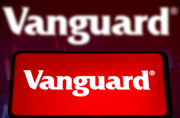 November 2021 Brazil Photo Illustration Vanguard Group Logo Seen Displayed — Stock Photo, Image