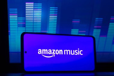 7 Aralık 2021, Brezilya. Bu resimde Amazon Müzik Akımlı Servis logosu akıllı bir telefondan gösteriliyor.