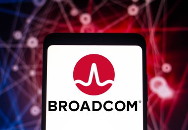 14 Aralık 2021, Brezilya. Bu resimde Broadcom Şirketi 'nin logosu akıllı telefondan gösteriliyor.