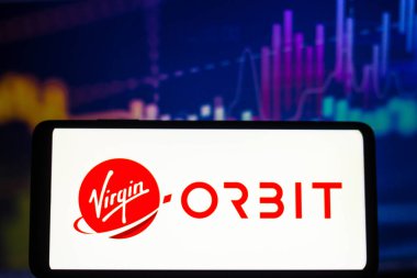 27 Ocak 2022, Brezilya. Bu resimde, bir akıllı telefon ekranında Virgin Yörüngesi Holding logosu görüntülendi