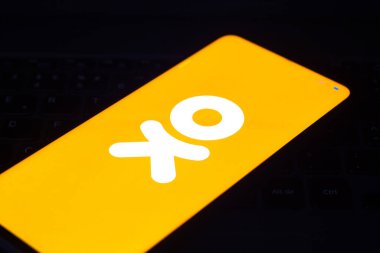 23 Mart 2022, Brezilya. Bu resimde Odnoklassniki (OKRU) logosu akıllı telefondan gösteriliyor