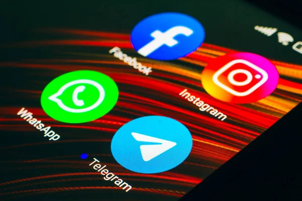 2022年3月31日 在这张照片中 Facebook Instagram Whatsapp和Telegram应用程序图标显示在智能手机屏幕上 — 图库照片