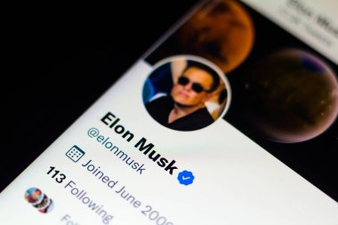 11 Nisan 2022, Brezilya. Bu resimde Elon Musk 'ın sosyal ağdaki resmi profili Twitter' da. Milyarder mikroblog hisselerine 3 milyar dolar yatırım yaptı.