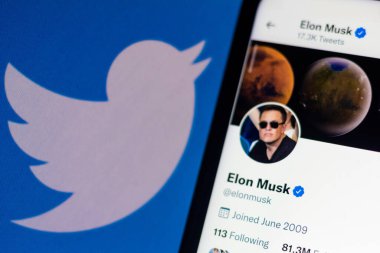11 Nisan 2022, Brezilya. Bu resimde Elon Musk 'ın sosyal ağdaki resmi profili Twitter' da. Milyarder Twitter 'ın% 9' unu satın aldı, 3 milyar dolarlık yatırım.