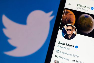 11 Nisan 2022, Brezilya. Bu resimde Elon Musk 'ın sosyal ağdaki resmi profili Twitter' da. Milyarder mikroblog hisselerine 3 milyar dolar yatırım yaptı.