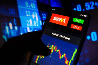 8 Mayıs 2022, Brezilya. Bu resimde, SVL Holding 'in hisse senedi alım satım grafiği akıllı telefon ekranında görülüyor.