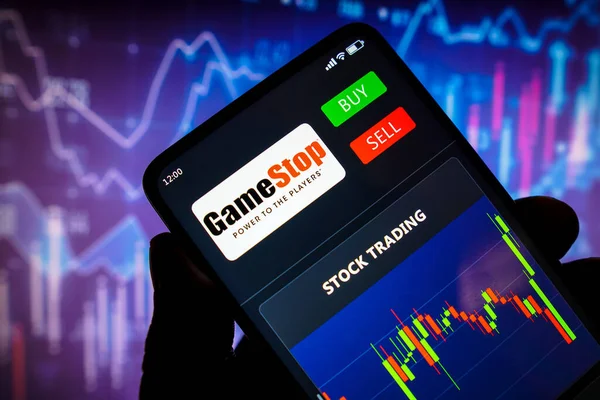 11 Mayıs 2022, Brezilya. Bu resimde GameStop 'un hisse senedi alım satım grafiği akıllı telefon ekranında görülüyor