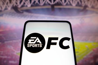 12 Mayıs 2022, Brezilya. Bu resimde, EA Sports FC logosu akıllı telefon ekranında gösteriliyor