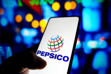 15 Mayıs 2022, Brezilya. Bu resimde PepsiCo, Inc. logosu akıllı telefondan gösteriliyor.