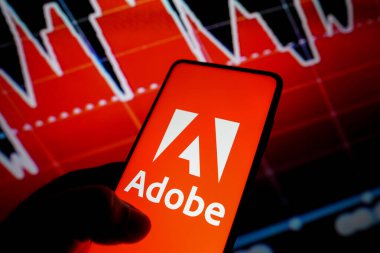 19 Mayıs 2022, Brezilya. Bu resimde, Adobe Inc. logosu akıllı telefon ekranında gösteriliyor
