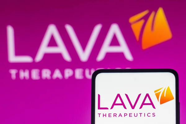 2022 브라질 Lava 치료법 로고는 스마트폰에 표시되어 배경에는 — 스톡 사진