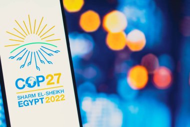 14 Haziran 2022, Brezilya. Bu resimde, 2022 Birleşmiş Milletler İklim Değişikliği Konferansı COP27 logosu akıllı telefon ekranında görülmektedir.