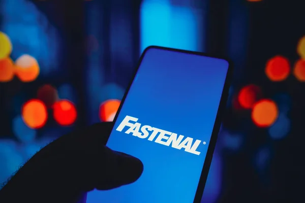 July 2022 Brazil Photo Illustration Fastenal Logo Seen Smartphone Screen — Stok fotoğraf