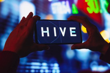 19 Temmuz 2022, Brezilya. Bu resimde HIVE Blockchain Technologies logosu akıllı telefon ekranında görüntülendi