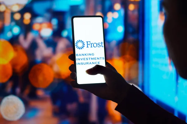 July 2022 Brazil Photo Illustration Frost Bank Logo Displayed Smartphone — Foto de Stock