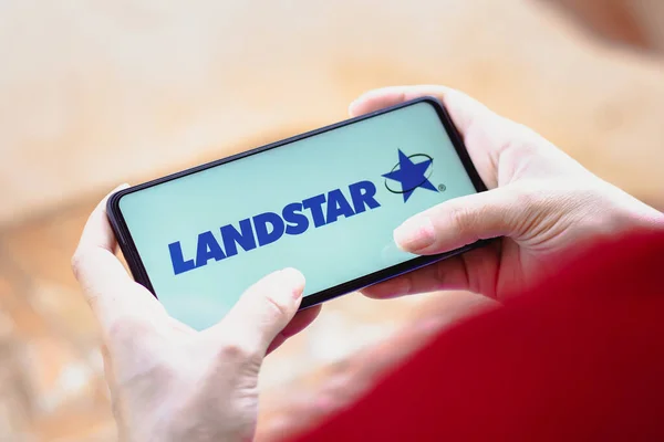 July 2022 Brazil Photo Illustration Landstar System Logo Displayed Smartphone — 스톡 사진