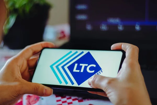 August 2022 Brazil Photo Illustration Ltc Properties Logo Displayed Smartphone — Foto de Stock