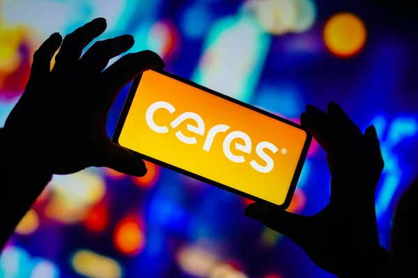 August 2022 Brazil Photo Illustration Ceres Power Logo Displayed Smartphone — Foto de Stock