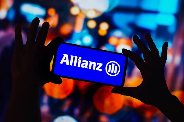 Eylül 2022 Brezilya Resimde Allianz Sigorta Logosu Akıllı Telefondan Gösteriliyor — Stok fotoğraf