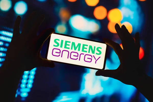 2022 브라질 Siemens 에너지 스마트폰에 표시된 보았다 — 스톡 사진