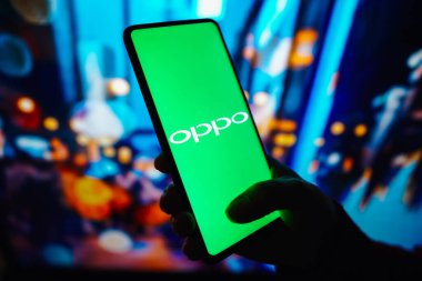 20 Eylül 2022, Brezilya. Bu resimde, Oppo logosu akıllı telefondan gösteriliyor.