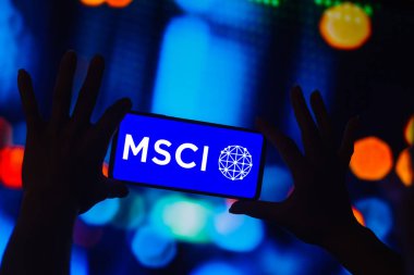 13 Ekim 2022, Brezilya. Bu fotoğraf illüstrasyonunda, MSCI Inc. logosu akıllı telefon ekranında gösterilir