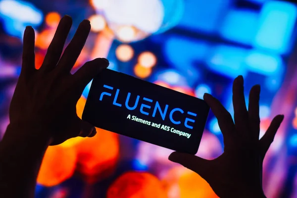 October 2022 Brazil Photo Illustration Fluence Energy Logo Displayed Smartphone — Stock Photo, Image