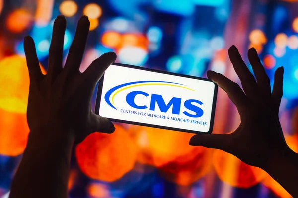 2022 브라질 삽화에서 메디케어 서비스 Cms 스마트폰 화면에 — 스톡 사진