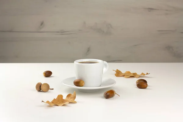 Una taza de café de bellota. Saludable ninguna bebida de cafeína — Foto de Stock