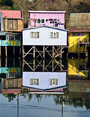 castro, chiloe, Şili suyun üstünde palafito evleri