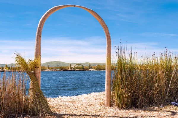 Uros - yüzen ada, titicaca, peru — Stok fotoğraf